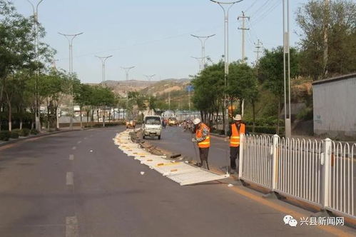 興縣交警大隊(duì) 加強(qiáng)道路交通設(shè)施建設(shè) 推進(jìn)愛國(guó)衛(wèi)生運(yùn)動(dòng)季活動(dòng)