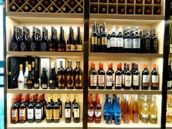 中國(guó)酒類(lèi)批發(fā)網(wǎng)來(lái)賓招商加盟